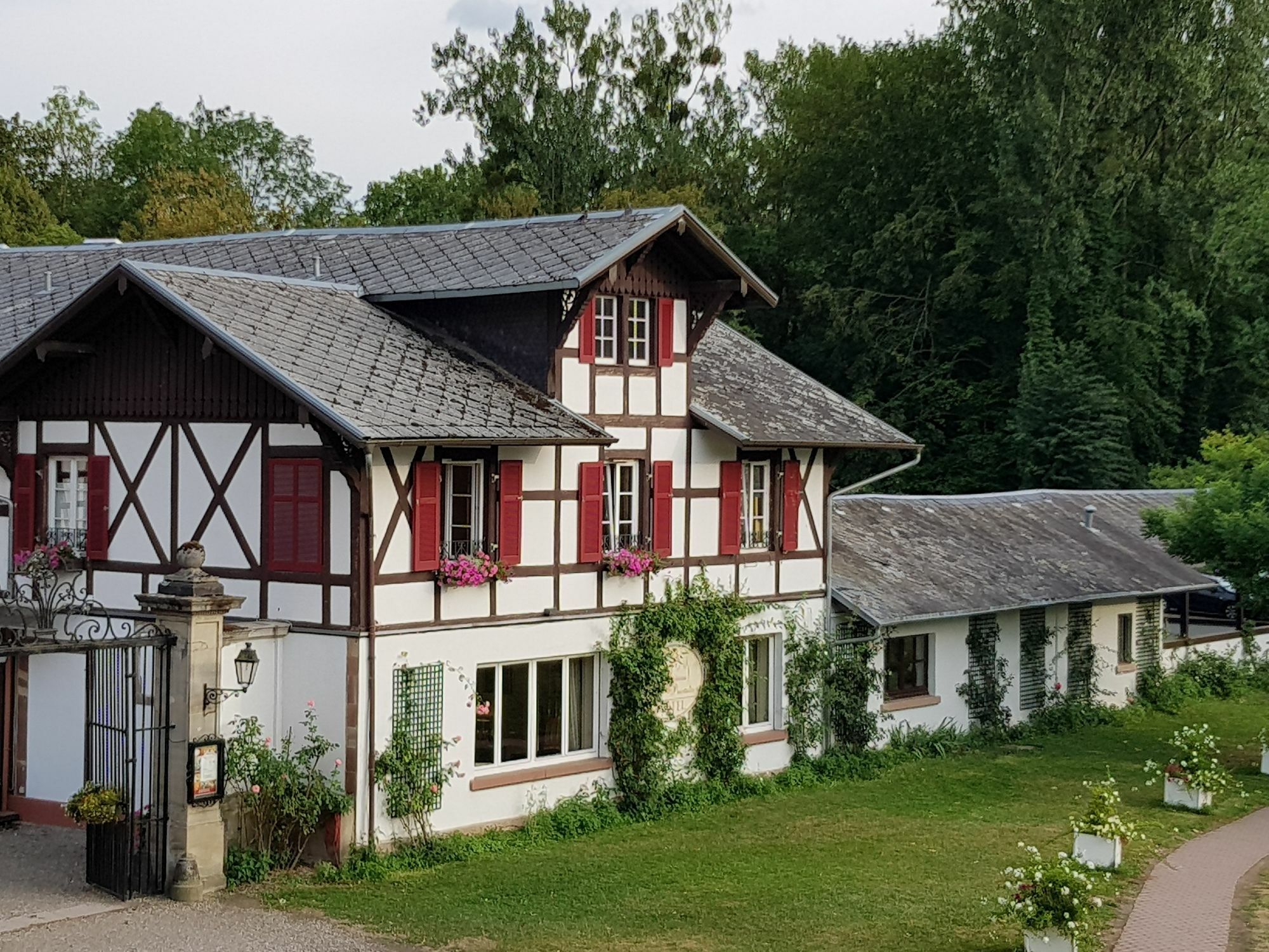 Chateau De Pourtales Страсбург Экстерьер фото